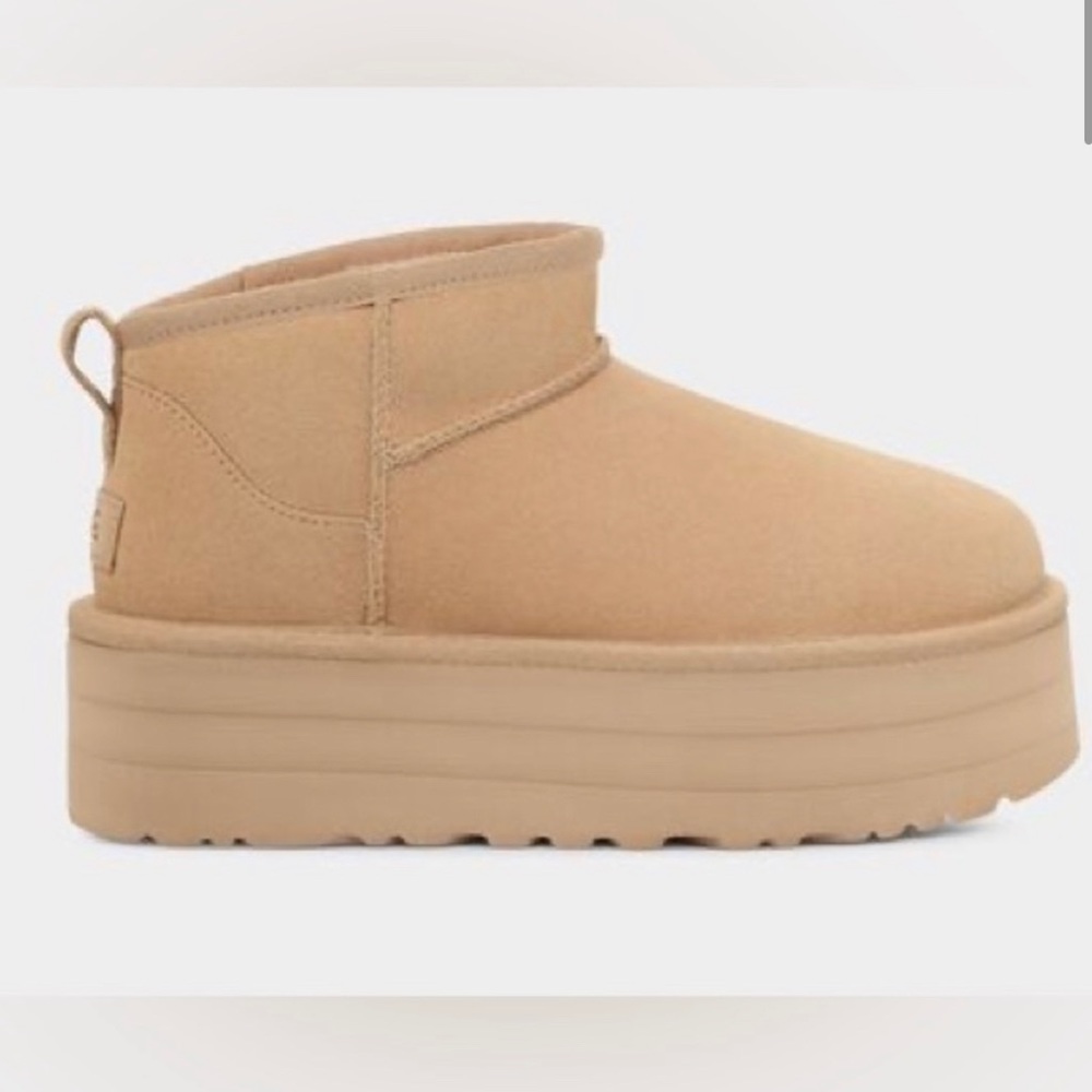 Brand new in box Classic Ultra Mini
Platform DRIFTWOOD sz 6